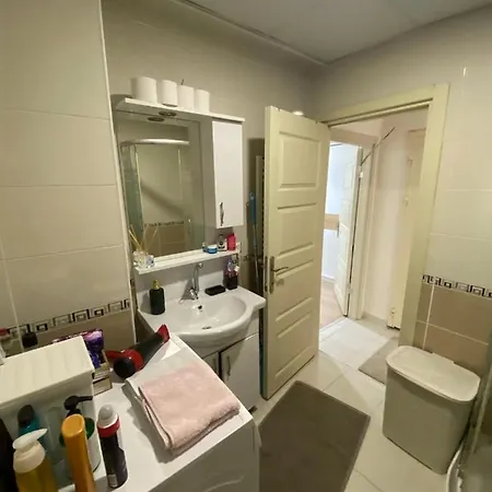 Apartamento Charming, Quiet Flat Wih A View And Working Space Eyup1