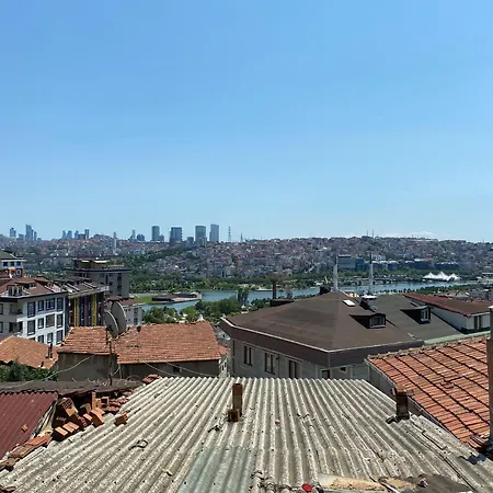 Apartment Charming, Quiet Flat Wih A View And Working Space Eyup1 Istanbul