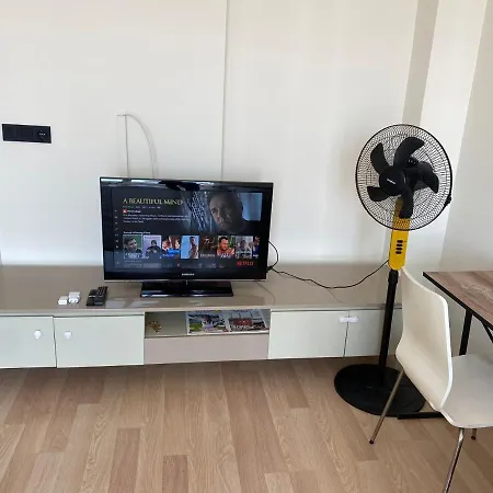 Charming, Quiet Flat Wih A View And Working Space Eyup1 *